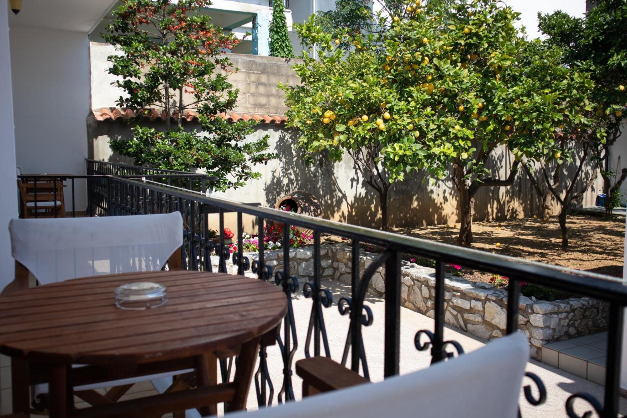 Athanasia Apartments Skiathos Town Ngoại thất bức ảnh