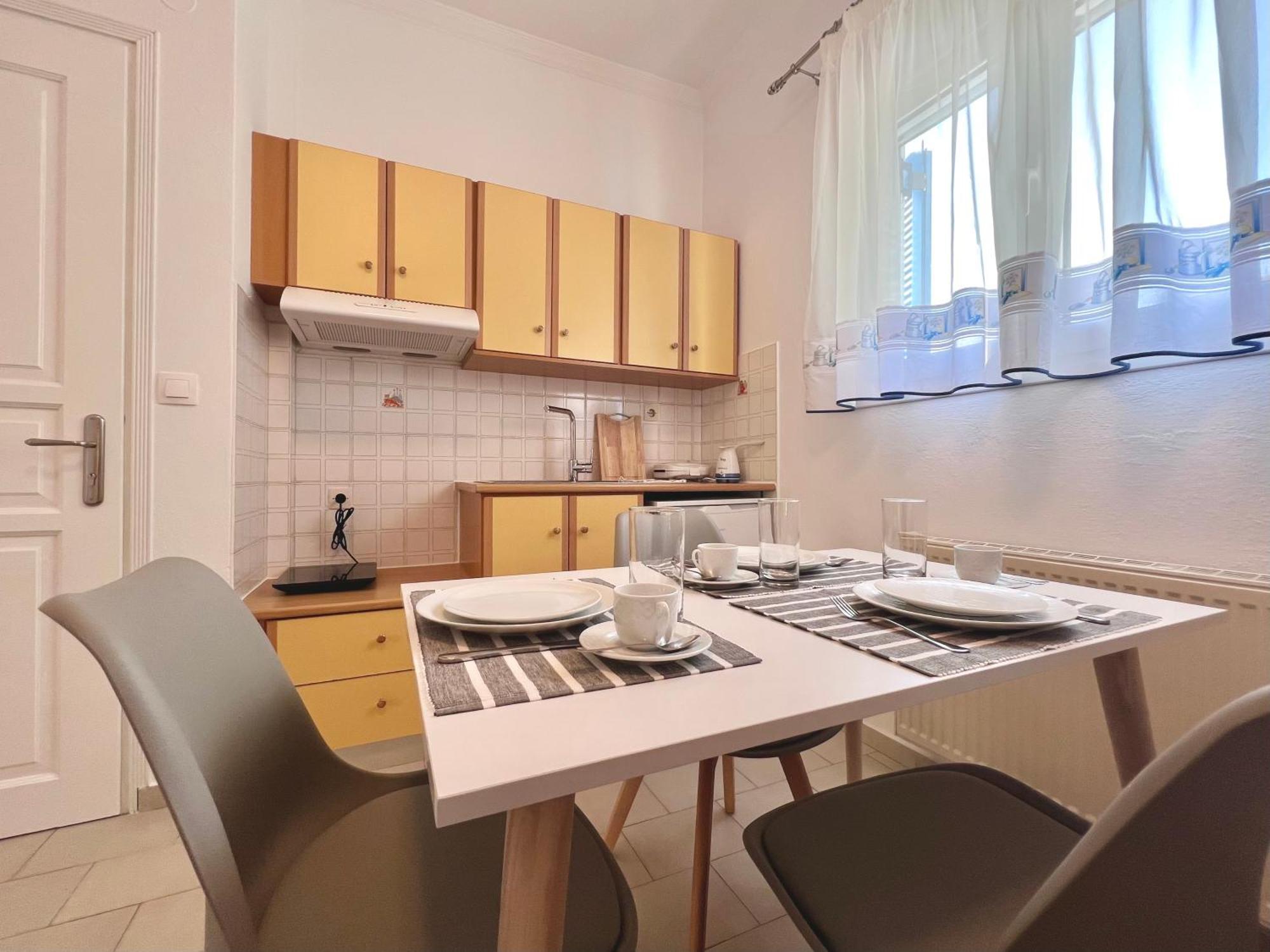 Athanasia Apartments Skiathos Town Ngoại thất bức ảnh