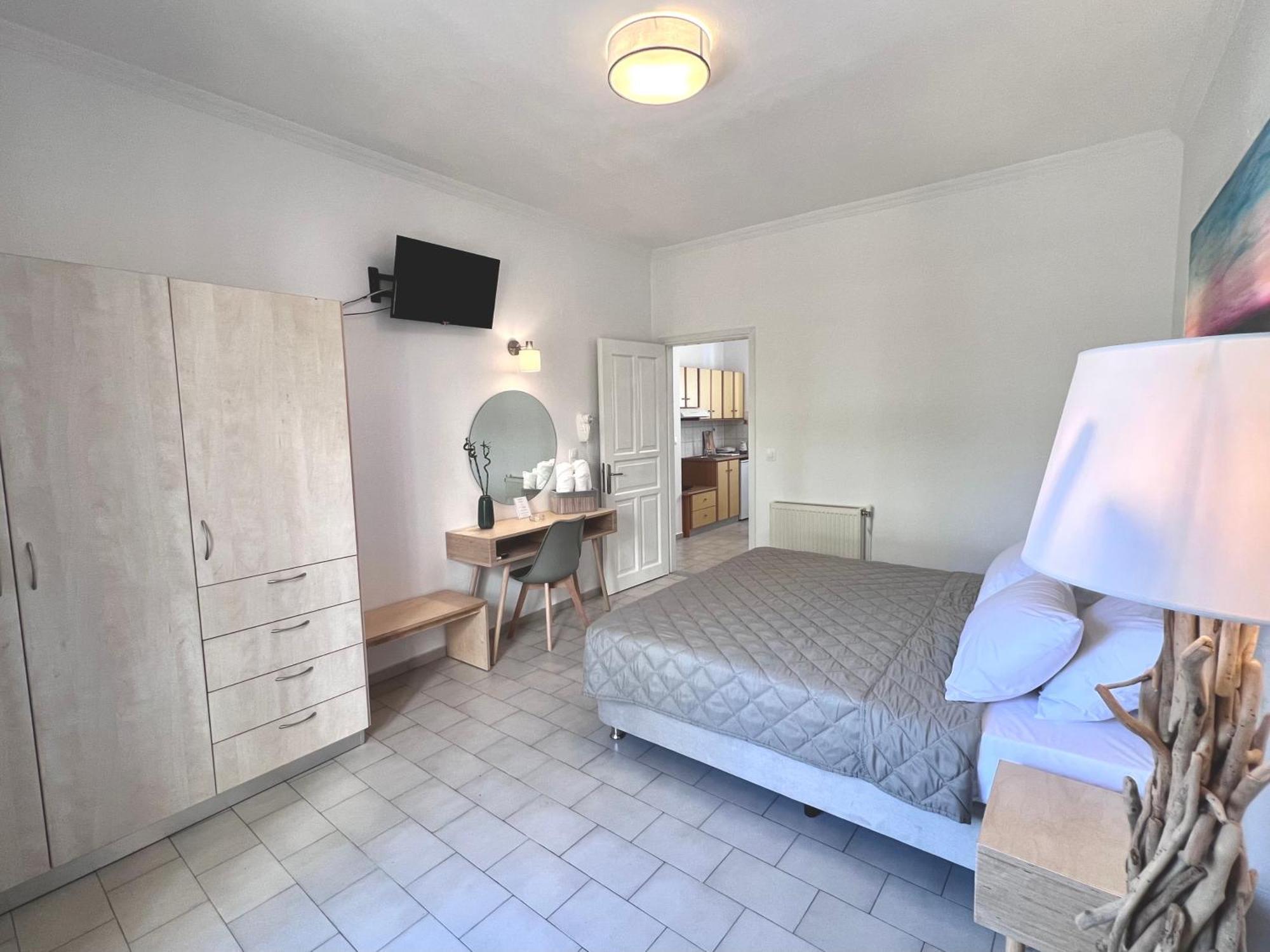 Athanasia Apartments Skiathos Town Ngoại thất bức ảnh