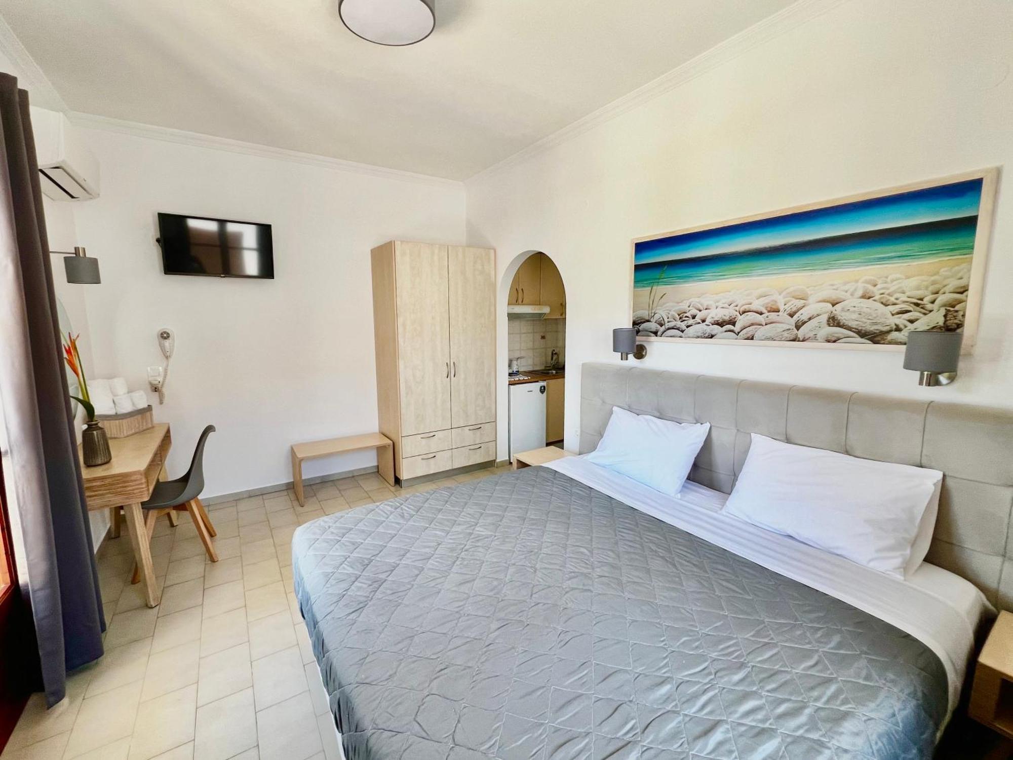 Athanasia Apartments Skiathos Town Ngoại thất bức ảnh