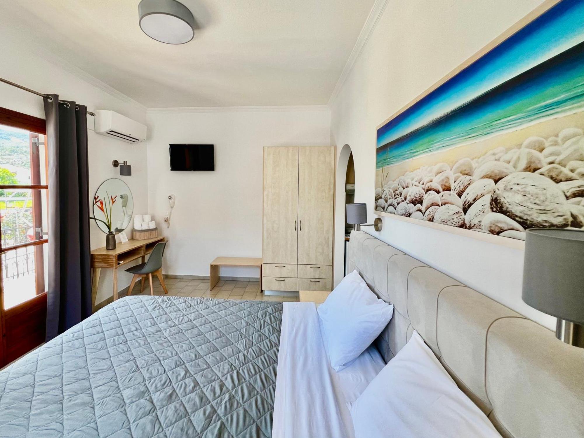Athanasia Apartments Skiathos Town Ngoại thất bức ảnh