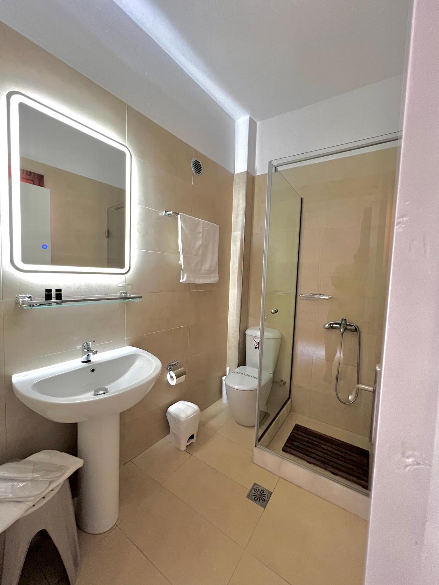 Athanasia Apartments Skiathos Town Ngoại thất bức ảnh